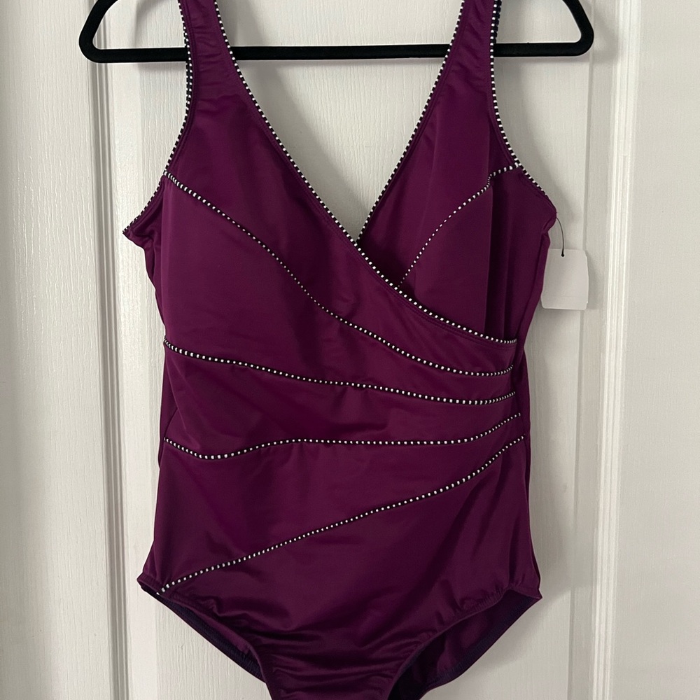 Miraclesuit One Piece - Picture 2 of 6